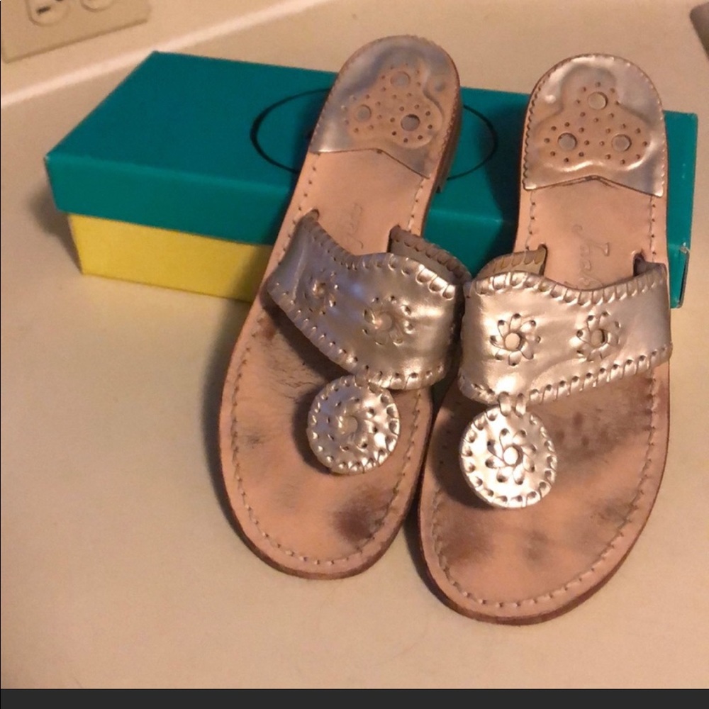 Jack Rogers Hampton sandals in Platinum size 7.